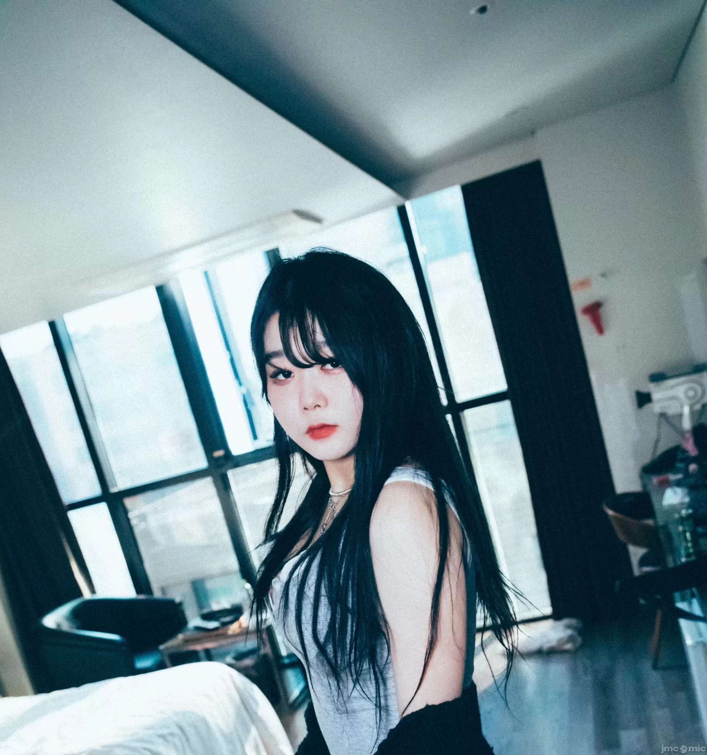 [Loozy] Zia [지아] – Wannait [144P]