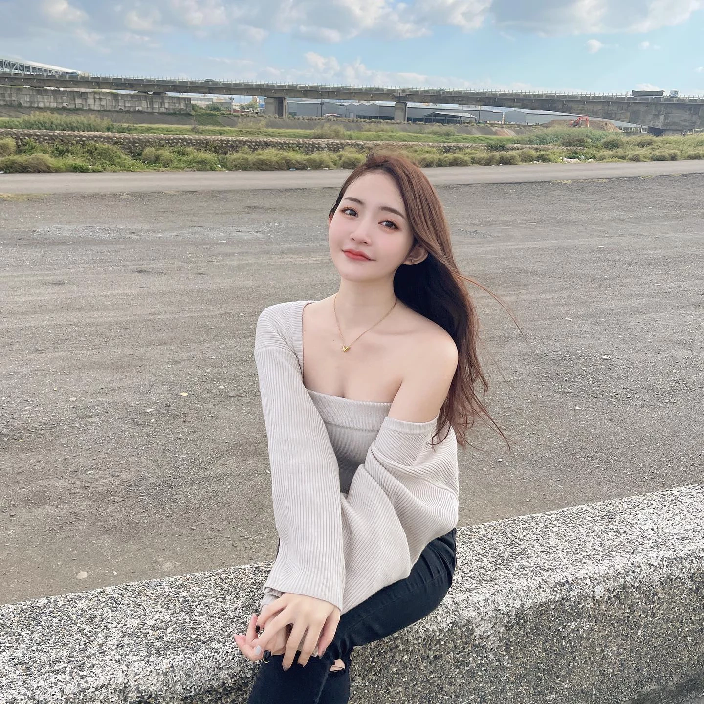 大眼美女“婕”展现曼妙身材 全身上下充满魅力 [10P]