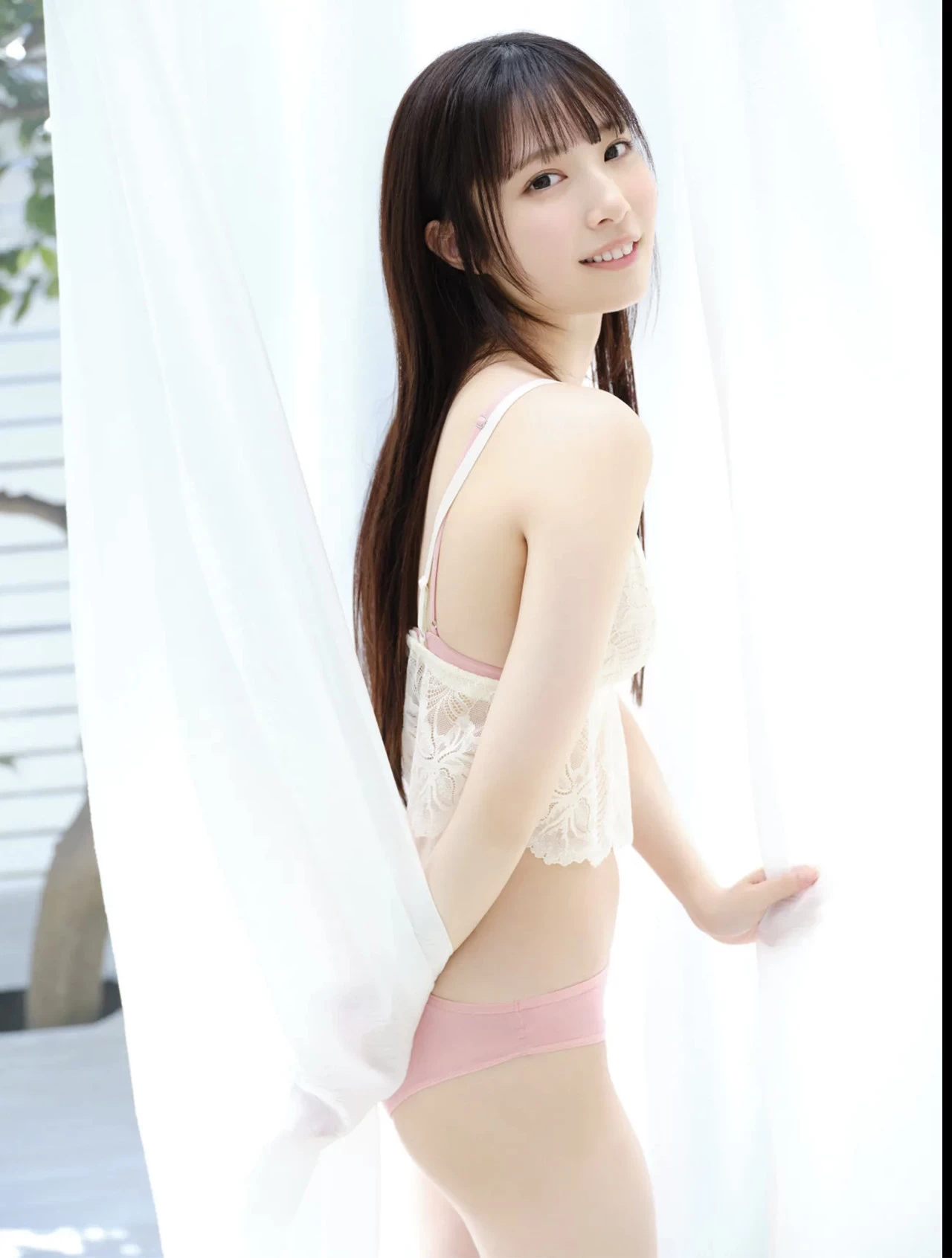 [澪川舞香] 白皙的肌肤吹弹可破 还有迷人的电眼 [20P]