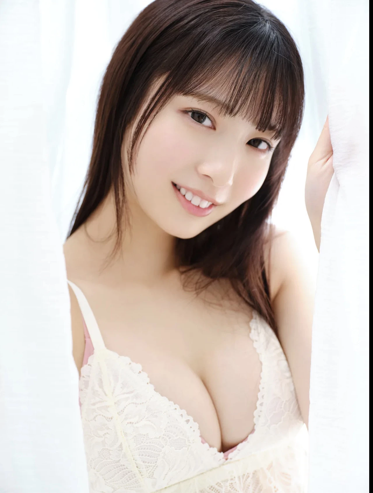 [澪川舞香] 白皙的肌肤吹弹可破 还有迷人的电眼 [20P]